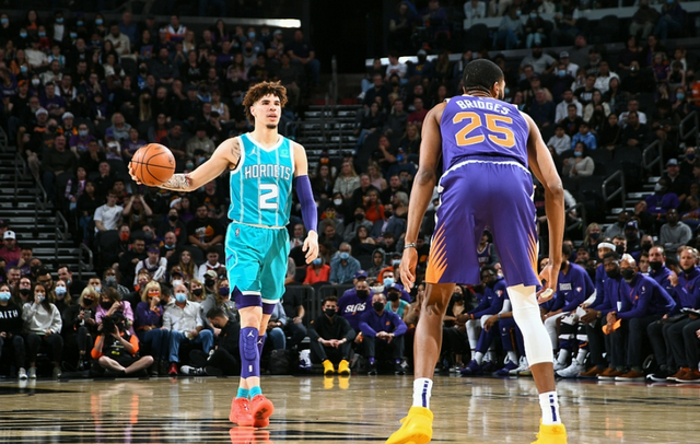  布克末节连得十五分救主，太阳险胜森林狼守住西部前三