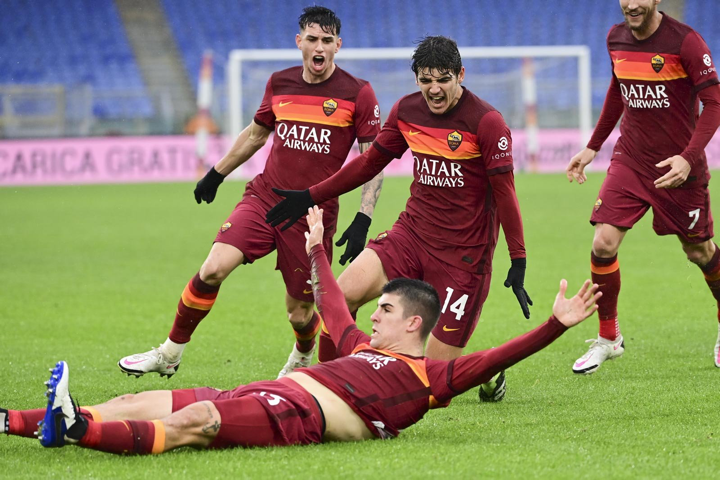  罗马德比战拉齐奥逆转取胜保留争冠希望