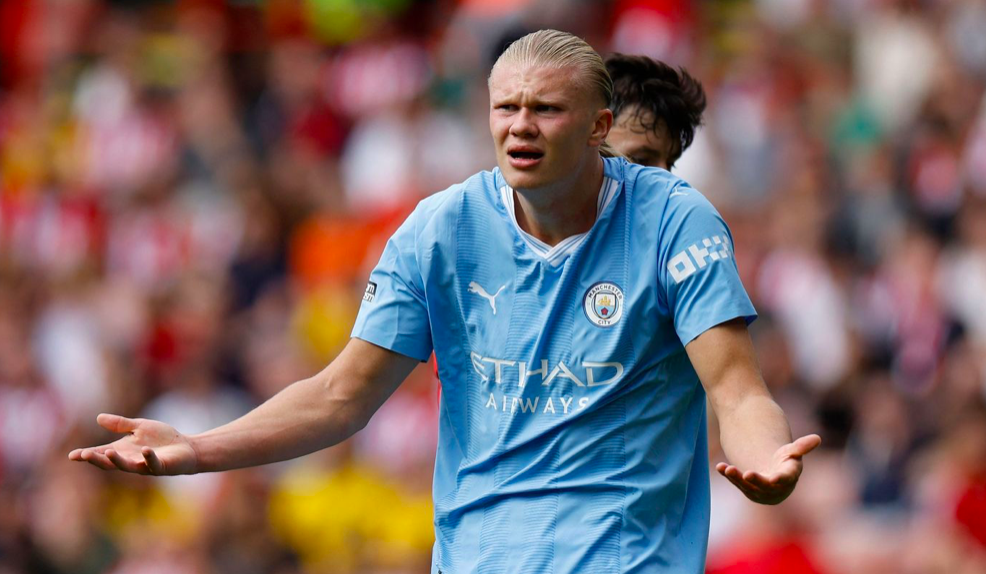  哈兰德戴帽创纪录，曼城客胜维拉稳固领跑  